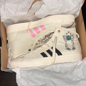 Gently Used Adidas Andre Saraiva Nizza Grade School size 6 Women’s size 7.5